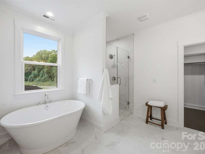 205 Parkdale Drive, Belmont, NC 28012.  MLS# CAR4415127, YatesRealty ID 9455. Primary bathroom