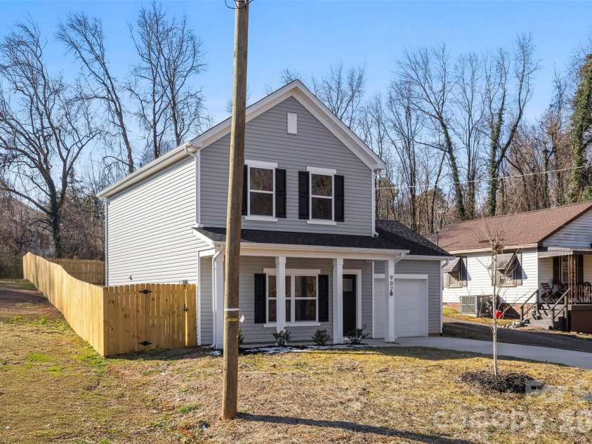 907 Georgia Avenue, Bessemer City, NC 28016.  MLS# CAR4343858, YatesRealty ID 9456. 