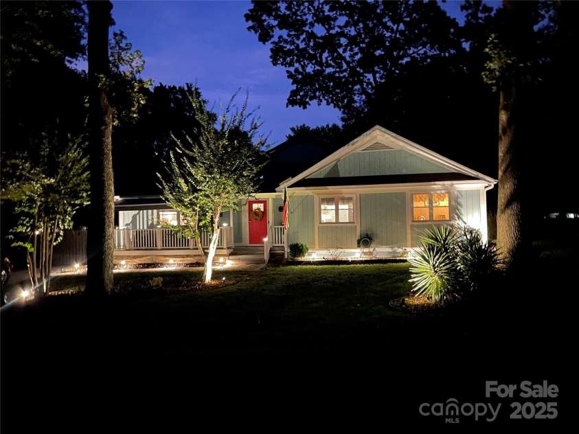5091 Windward Drive, Tega Cay, SC 29708.  MLS# CAR4231303, YatesRealty ID 9459. 
