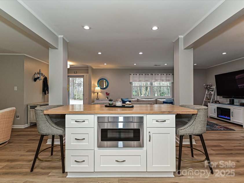 5091 Windward Drive, Tega Cay, SC 29708.  MLS# CAR4231303, YatesRealty ID 9459. 