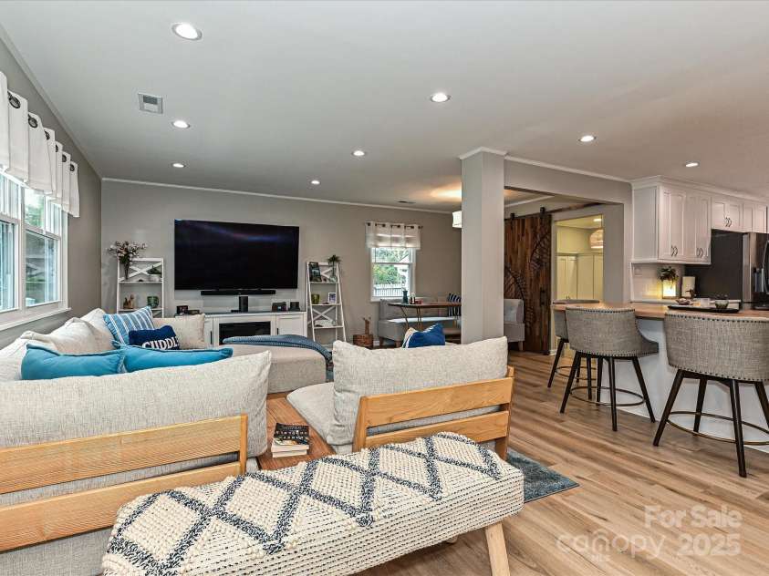 5091 Windward Drive, Tega Cay, SC 29708.  MLS# CAR4231303, YatesRealty ID 9459. Great Room