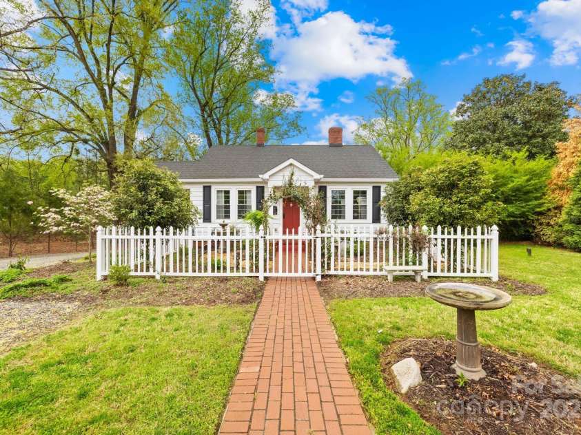 292 Mocksville Highway, Statesville, NC 28625.  MLS# CAR4244146, YatesRealty ID 9461. 