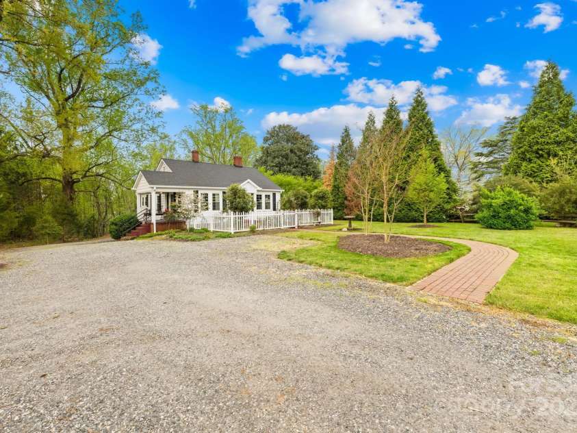 292 Mocksville Highway, Statesville, NC 28625.  MLS# CAR4244146, YatesRealty ID 9461. 