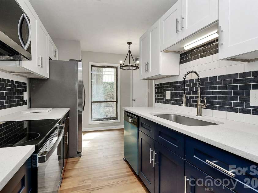 7931 Charter Oak Lane, Charlotte, NC 28226.  MLS# CAR4344426, YatesRealty ID 9461. 