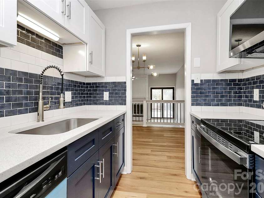 7931 Charter Oak Lane, Charlotte, NC 28226.  MLS# CAR4344426, YatesRealty ID 9461. 