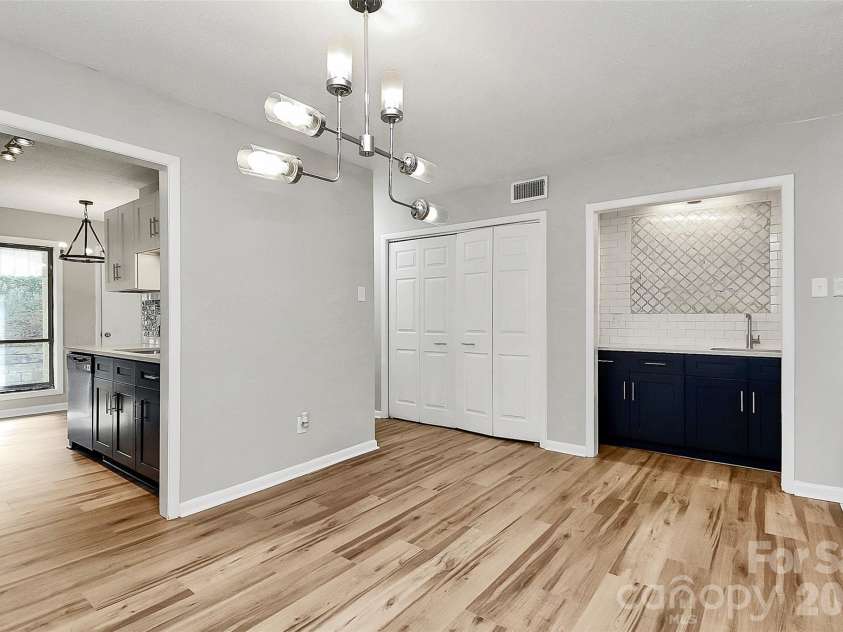 7931 Charter Oak Lane, Charlotte, NC 28226.  MLS# CAR4344426, YatesRealty ID 9461. 