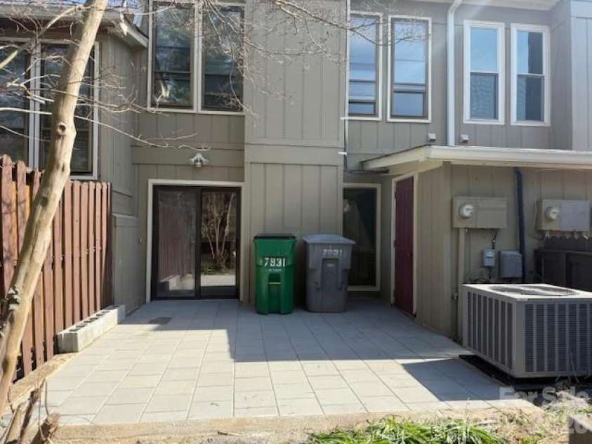 7931 Charter Oak Lane, Charlotte, NC 28226.  MLS# CAR4344426, YatesRealty ID 9461. 