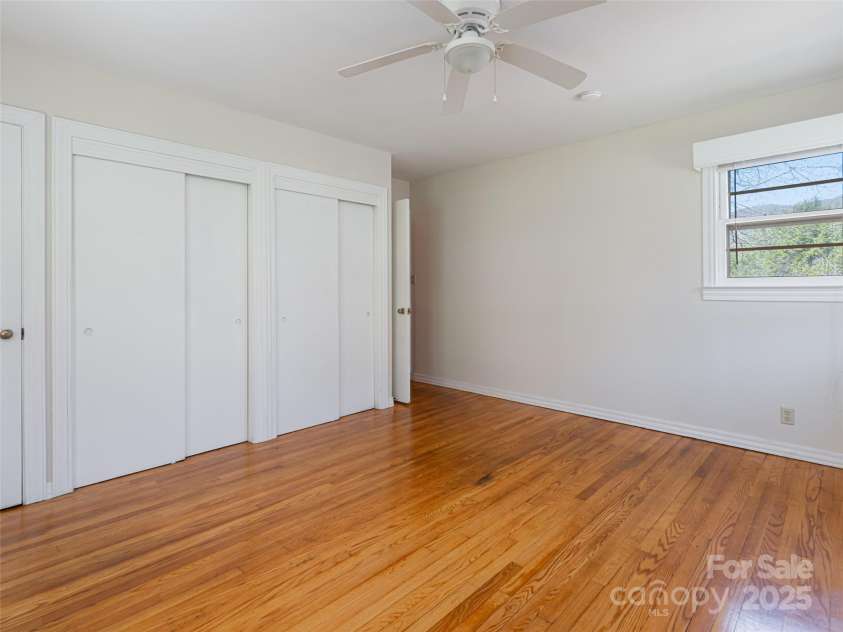 170 Pleasant Valley Road, Burnsville, NC 28714.  MLS# CAR4121722, YatesRealty ID 9462. 