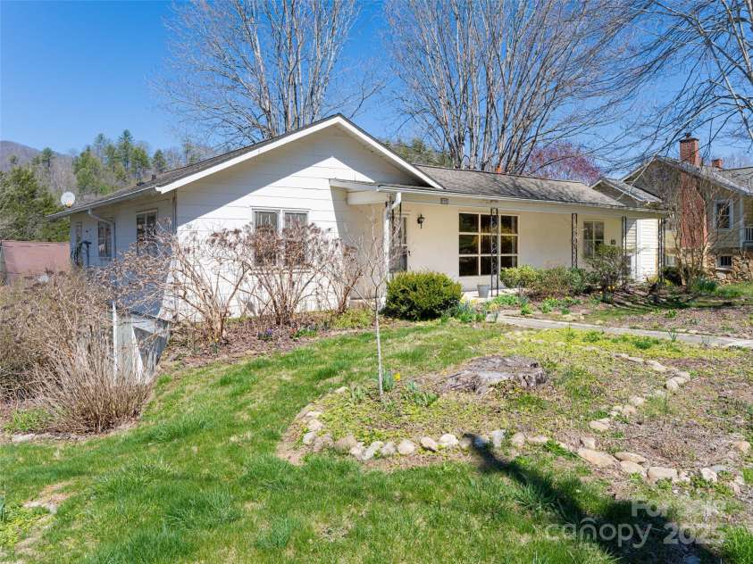 170 Pleasant Valley Road, Burnsville, NC 28714.  MLS# CAR4121722, YatesRealty ID 9462. Sweet bungalow