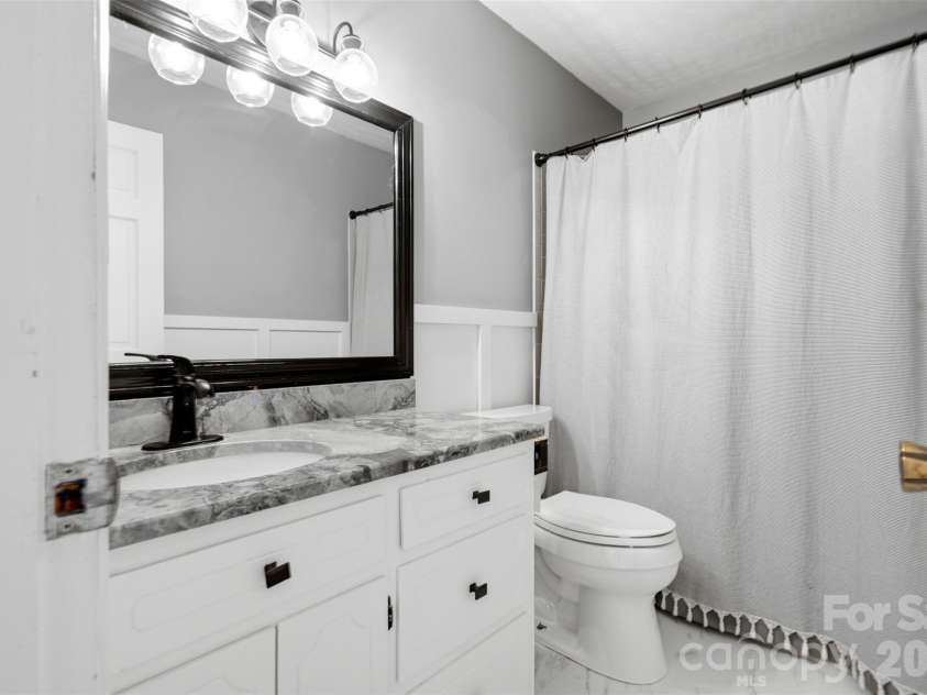 21 Eagle Drive, Taylorsville, NC 28681.  MLS# CAR4393704, YatesRealty ID 9462. 