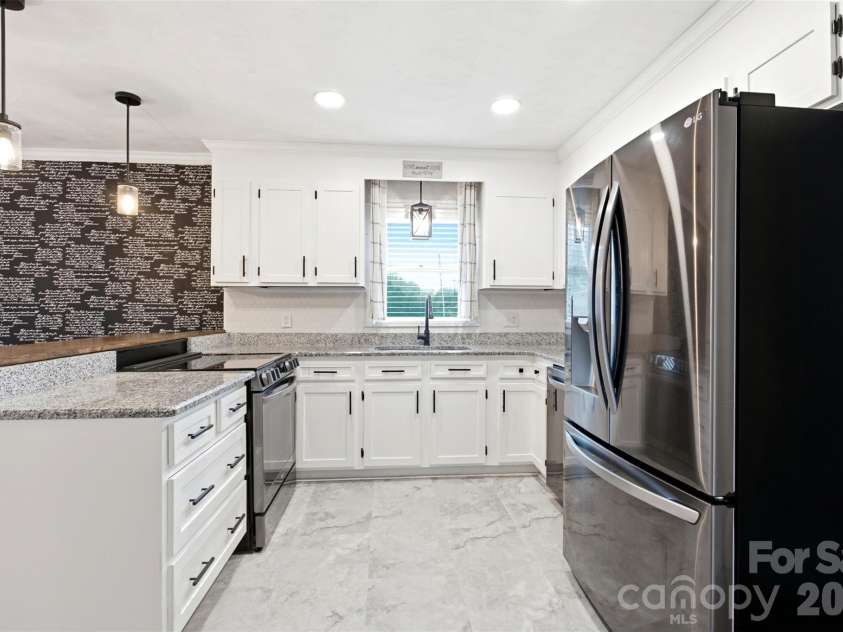 21 Eagle Drive, Taylorsville, NC 28681.  MLS# CAR4393704, YatesRealty ID 9462. 