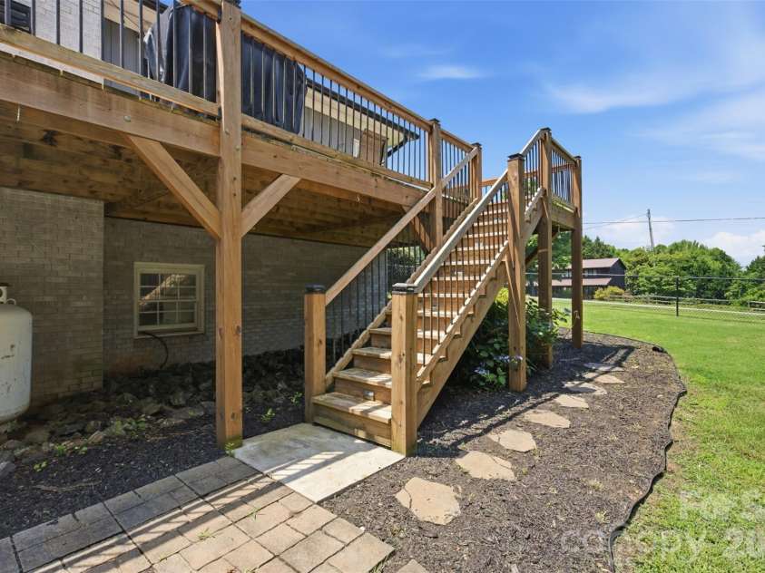 21 Eagle Drive, Taylorsville, NC 28681.  MLS# CAR4393704, YatesRealty ID 9462. 