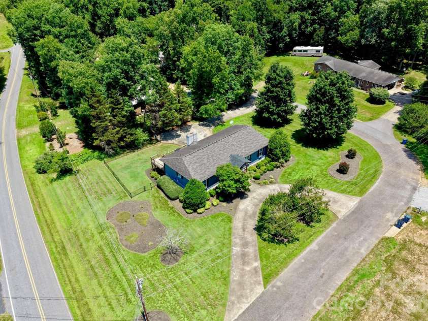 21 Eagle Drive, Taylorsville, NC 28681.  MLS# CAR4393704, YatesRealty ID 9462. 