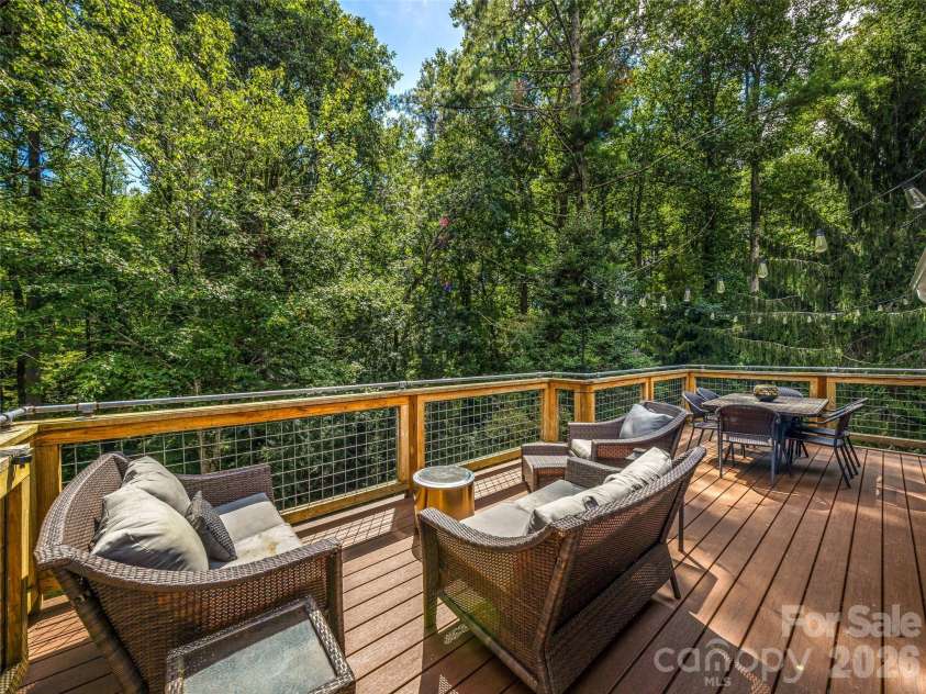 135 Dogwood Drive, Brevard, NC 28712.  MLS# CAR4296254, YatesRealty ID 9463. 
