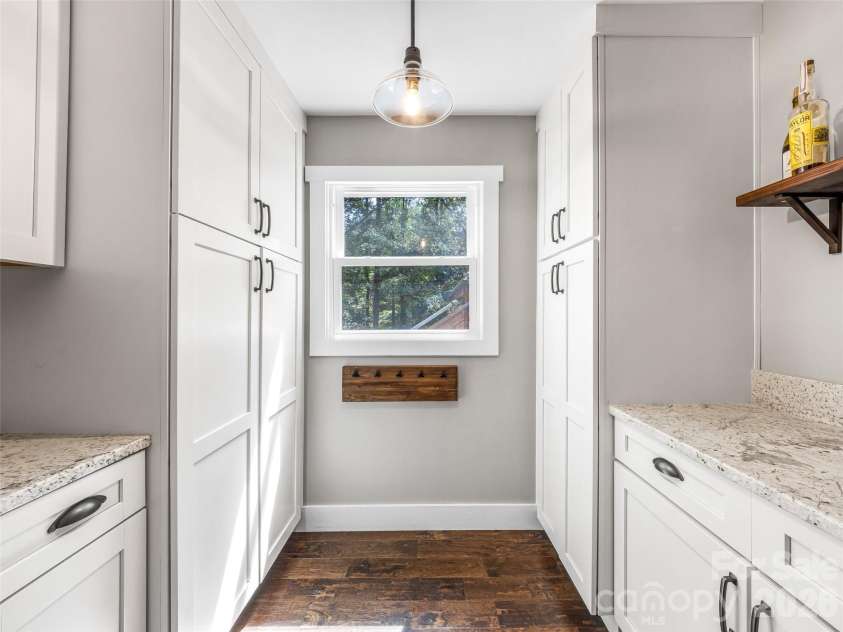 135 Dogwood Drive, Brevard, NC 28712.  MLS# CAR4296254, YatesRealty ID 9463. 
