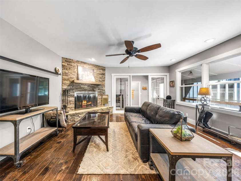 135 Dogwood Drive, Brevard, NC 28712.  MLS# CAR4296254, YatesRealty ID 9463. 