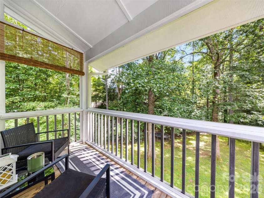135 Dogwood Drive, Brevard, NC 28712.  MLS# CAR4296254, YatesRealty ID 9463. 