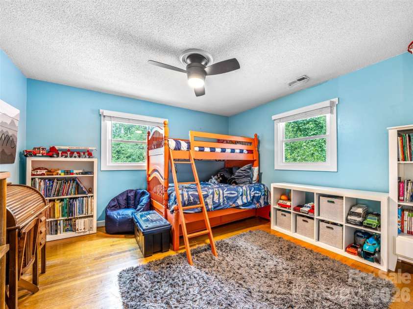 135 Dogwood Drive, Brevard, NC 28712.  MLS# CAR4296254, YatesRealty ID 9463. 
