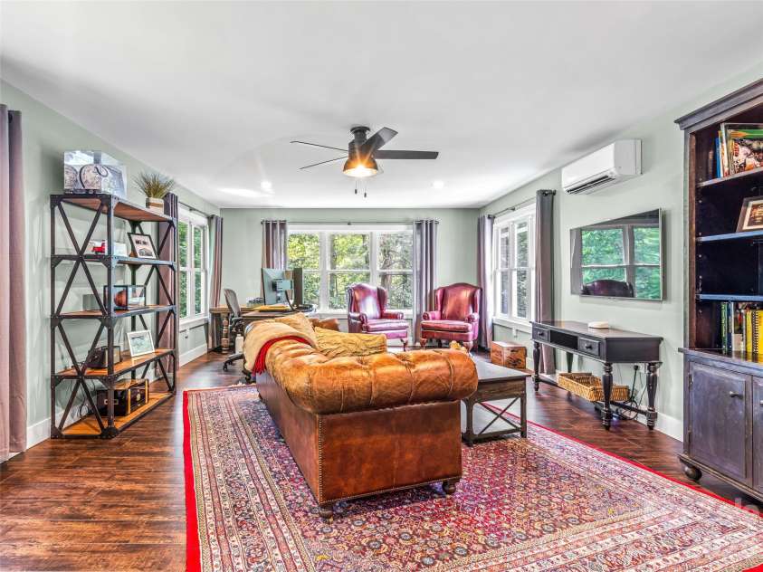 135 Dogwood Drive, Brevard, NC 28712.  MLS# CAR4296254, YatesRealty ID 9463. 