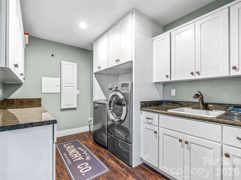 135 Dogwood Drive, Brevard, NC 28712.  MLS# CAR4296254, YatesRealty ID 9463. 