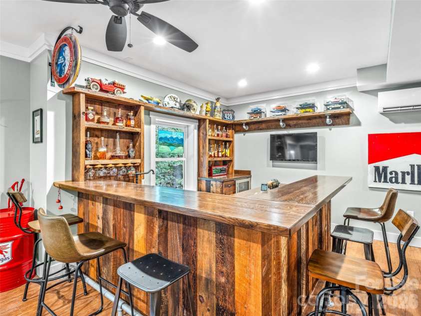 135 Dogwood Drive, Brevard, NC 28712.  MLS# CAR4296254, YatesRealty ID 9463. 