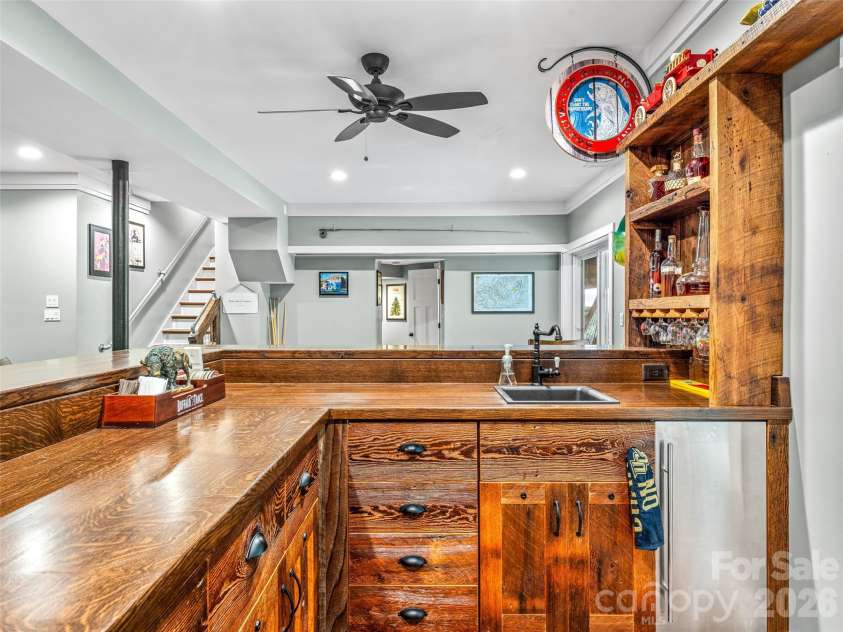 135 Dogwood Drive, Brevard, NC 28712.  MLS# CAR4296254, YatesRealty ID 9463. 