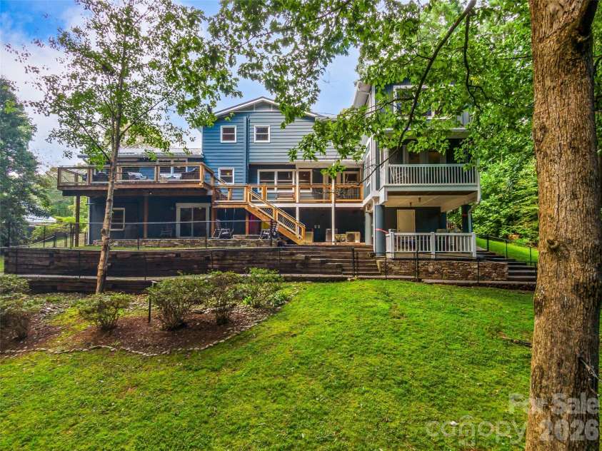 135 Dogwood Drive, Brevard, NC 28712.  MLS# CAR4296254, YatesRealty ID 9463. 