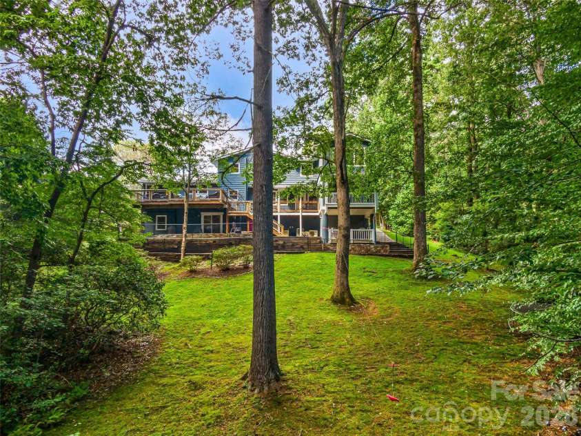 135 Dogwood Drive, Brevard, NC 28712.  MLS# CAR4296254, YatesRealty ID 9463. 