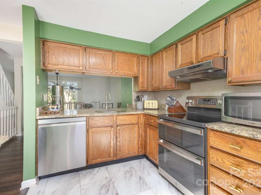 158 Water Oak Drive, Pineville, NC 28134.  MLS# CAR4245361, YatesRealty ID 9463. 