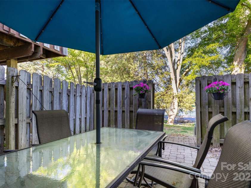 158 Water Oak Drive, Pineville, NC 28134.  MLS# CAR4245361, YatesRealty ID 9463. 