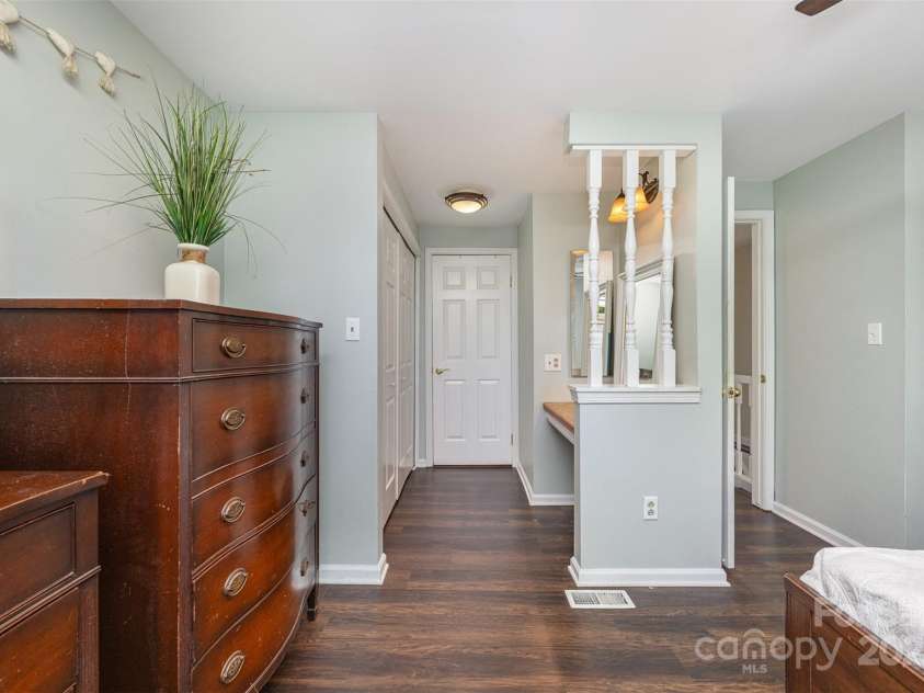 158 Water Oak Drive, Pineville, NC 28134.  MLS# CAR4245361, YatesRealty ID 9463. Upstairs Primary BR