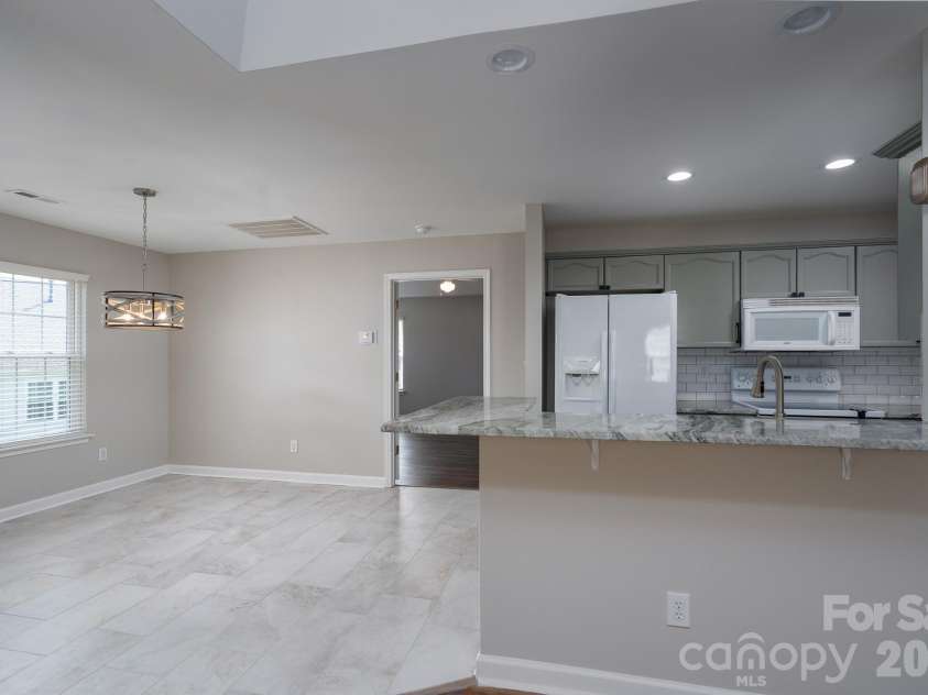 102 KESWICK Lane, Mooresville, NC 28117.  MLS# CAR4360970, YatesRealty ID 9464. Dining