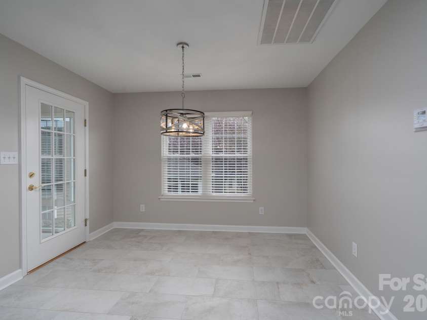 102 KESWICK Lane, Mooresville, NC 28117.  MLS# CAR4360970, YatesRealty ID 9464. Dining