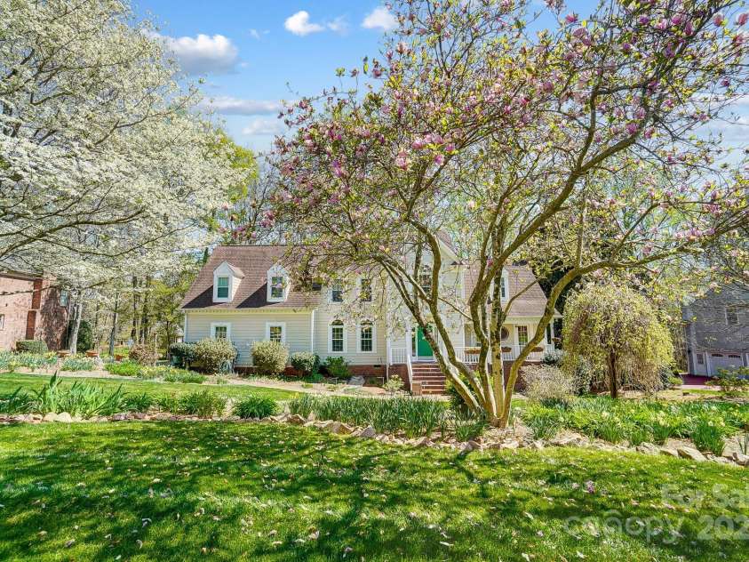 3717 Bodenham Court, Charlotte, NC 28215.  MLS# CAR4240203, YatesRealty ID 9464. Front Yard