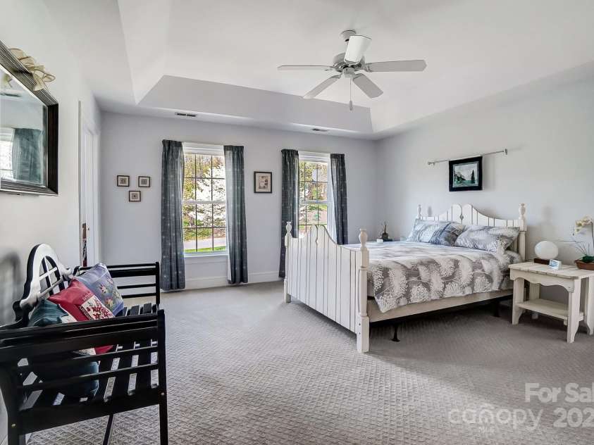 3717 Bodenham Court, Charlotte, NC 28215.  MLS# CAR4240203, YatesRealty ID 9464. Primary suite with tray ceiling.