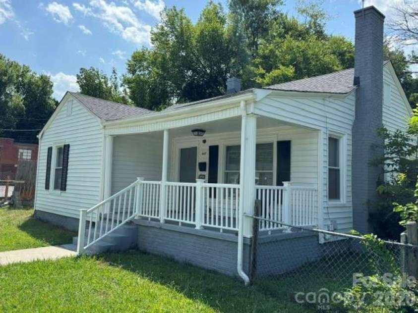 247 Cabarrus Avenue, Concord, NC 28025.  MLS# CAR4400350, YatesRealty ID 9465. 