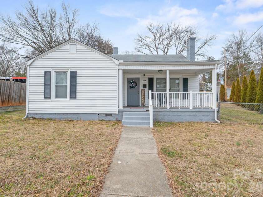 247 Cabarrus Avenue, Concord, NC 28025.  MLS# CAR4400350, YatesRealty ID 9465. 