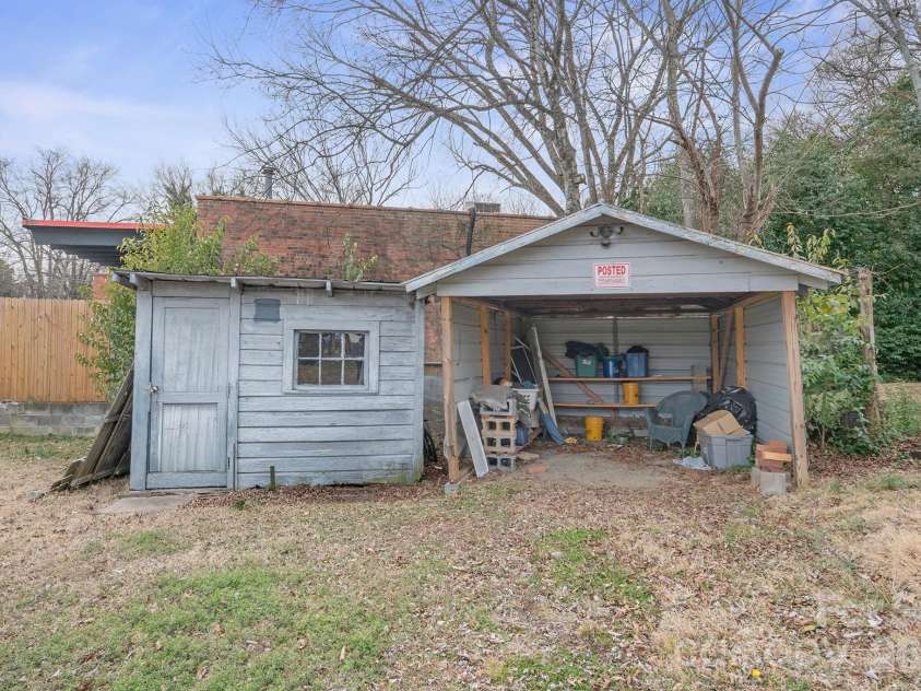 247 Cabarrus Avenue, Concord, NC 28025.  MLS# CAR4400350, YatesRealty ID 9465. 