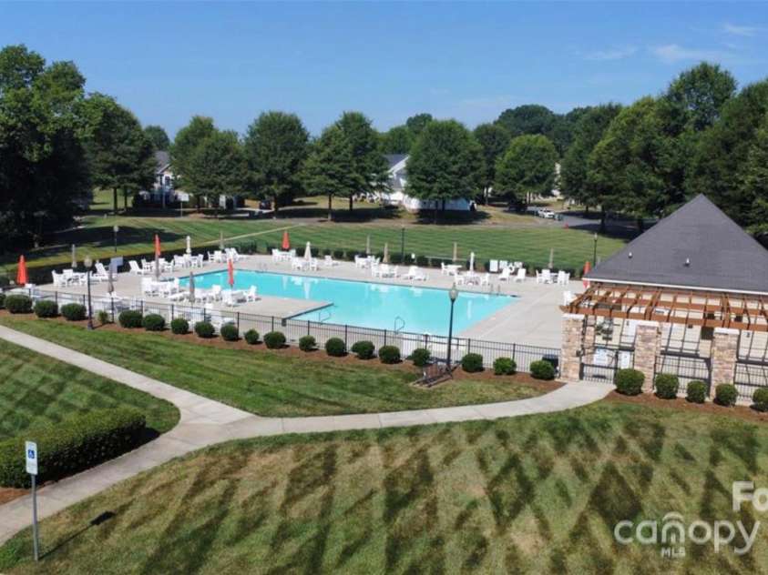 3449 Southern Red Oak Lane, Gastonia, NC 28056.  MLS# CAR4231392, YatesRealty ID 9465. 