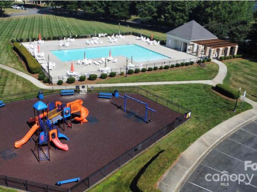 3449 Southern Red Oak Lane, Gastonia, NC 28056.  MLS# CAR4231392, YatesRealty ID 9465. 