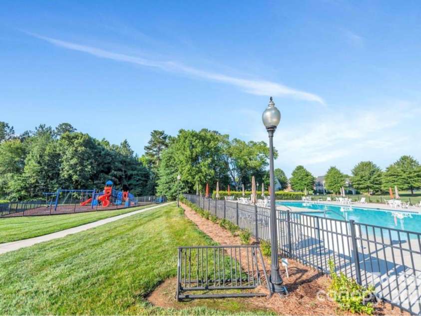 3449 Southern Red Oak Lane, Gastonia, NC 28056.  MLS# CAR4231392, YatesRealty ID 9465. 