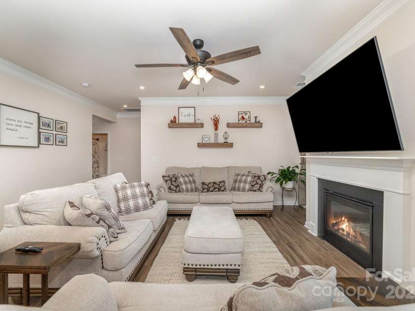 6070 Trinity Crossing Circle, Kannapolis, NC 28081.  MLS# CAR4251177, YatesRealty ID 9467. 