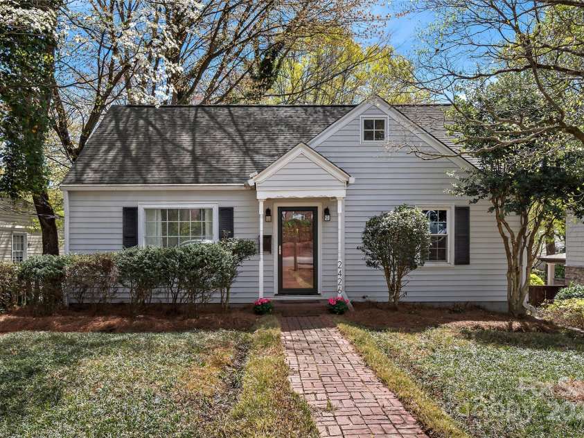 2426 Queen Street, Winston Salem, NC 27103.  MLS# CAR4242940, YatesRealty ID 9468. 