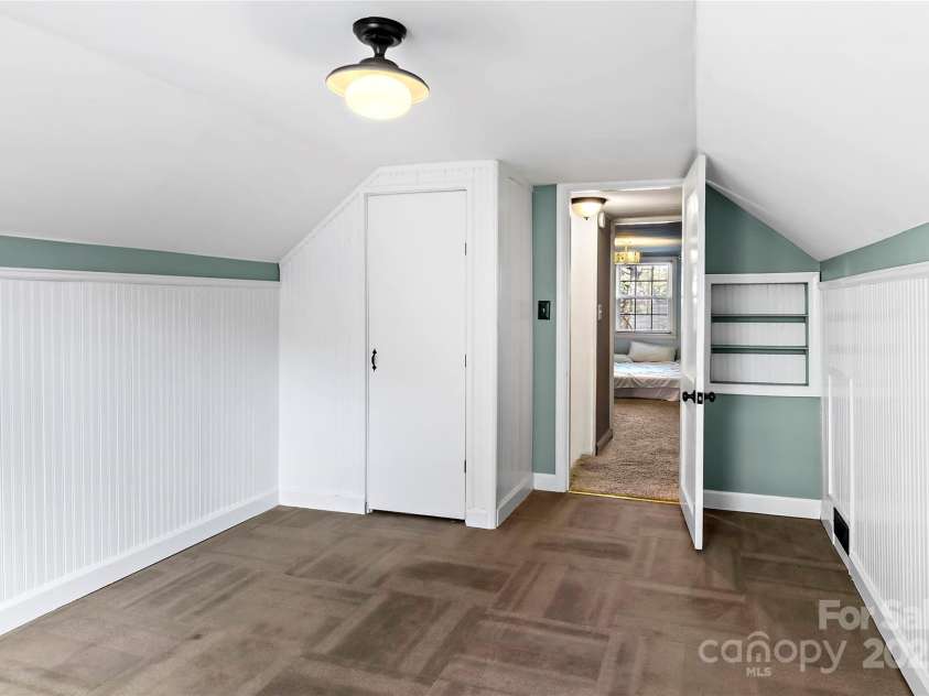 2426 Queen Street, Winston Salem, NC 27103.  MLS# CAR4242940, YatesRealty ID 9468. 