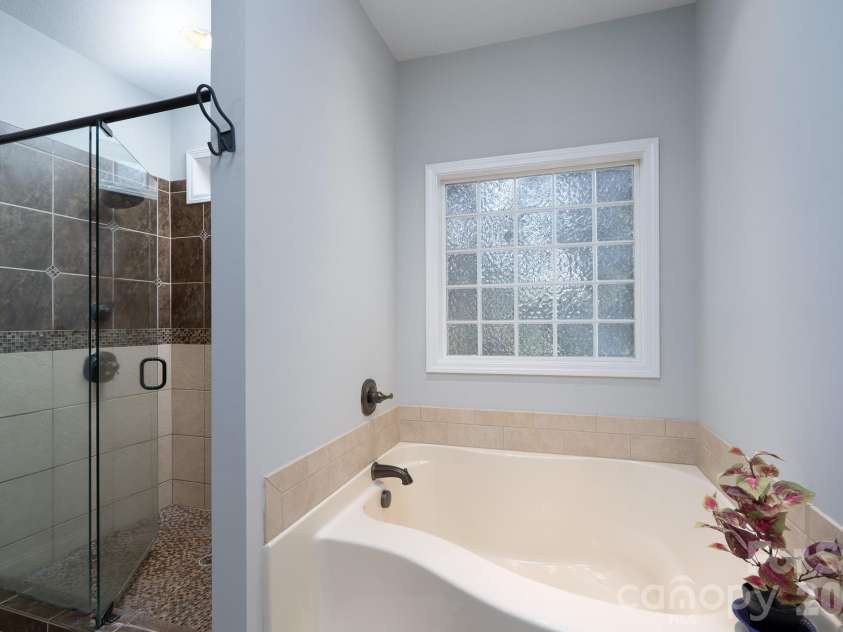 611 Davis Farm Drive, Salisbury, NC 28147.  MLS# CAR4365441, YatesRealty ID 9468. 