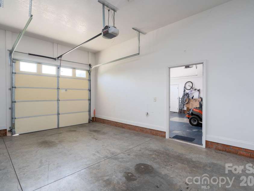 611 Davis Farm Drive, Salisbury, NC 28147.  MLS# CAR4365441, YatesRealty ID 9468. 