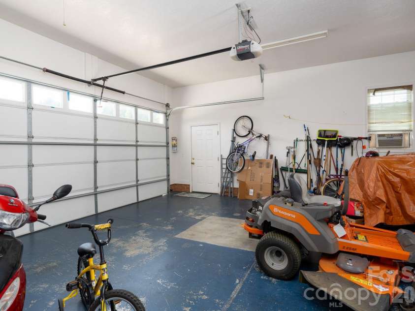 611 Davis Farm Drive, Salisbury, NC 28147.  MLS# CAR4365441, YatesRealty ID 9468. 