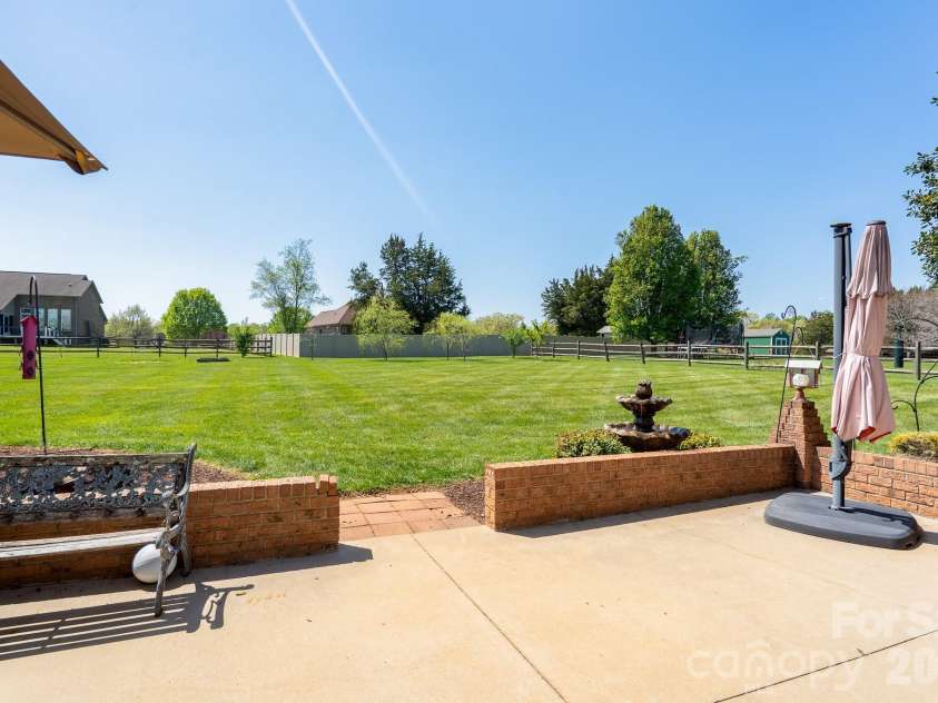 611 Davis Farm Drive, Salisbury, NC 28147.  MLS# CAR4365441, YatesRealty ID 9468. 