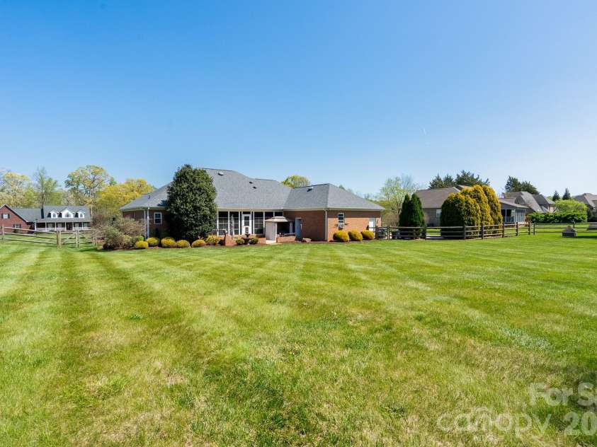 611 Davis Farm Drive, Salisbury, NC 28147.  MLS# CAR4365441, YatesRealty ID 9468. 
