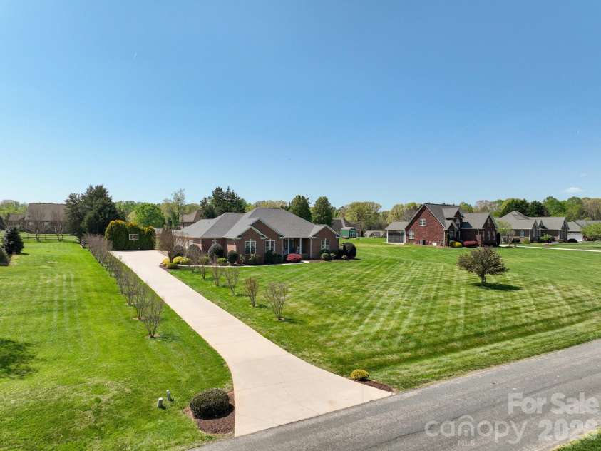 611 Davis Farm Drive, Salisbury, NC 28147.  MLS# CAR4365441, YatesRealty ID 9468. 